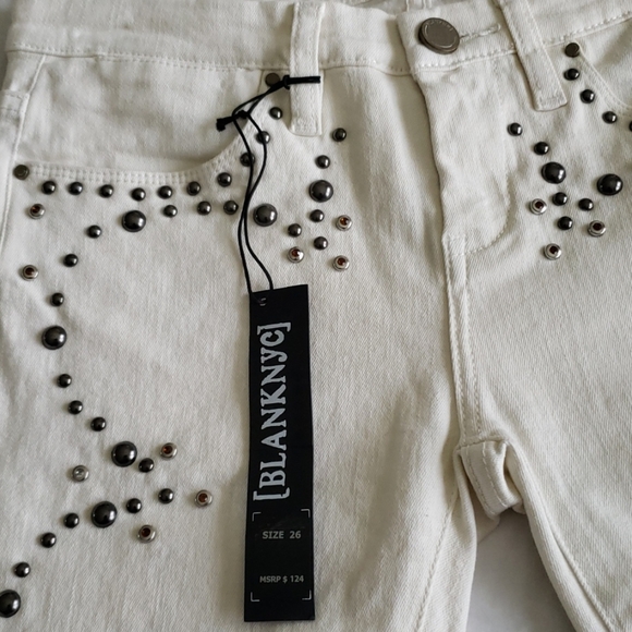 Blank NYC The Intro Jewel/Stud Capri Jeans NEW 🎉HP🎉 - Picture 5 of 17